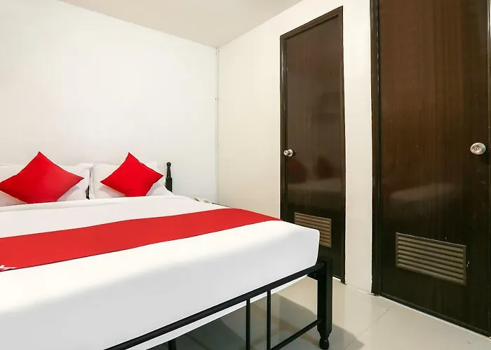 Oyo 226 The Orchard Tower Manila