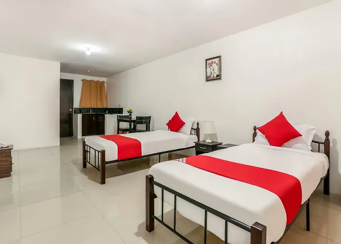Hotel Oyo 226 The Orchard Tower 2*